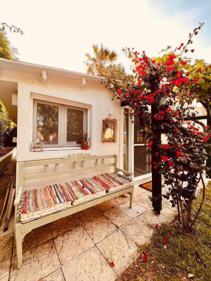 Апартаменты Under The Vine Garden House Platanion Экстерьер фото